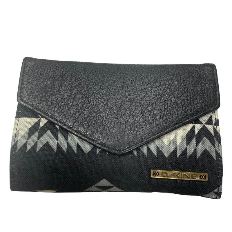 Wallet By Clothes Mentor, Size: Small