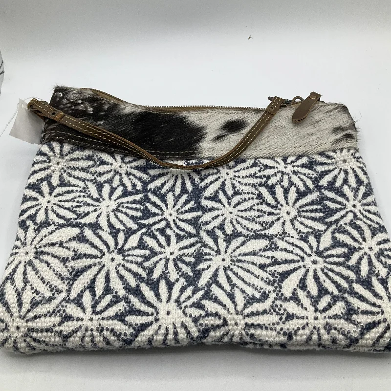 Wristlet By Myra, Size: Medium